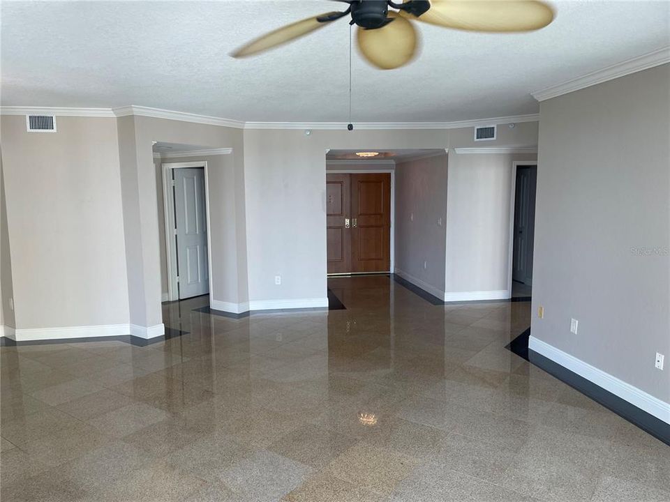 For Rent: $6,500 (3 beds, 2 baths, 1952 Square Feet)