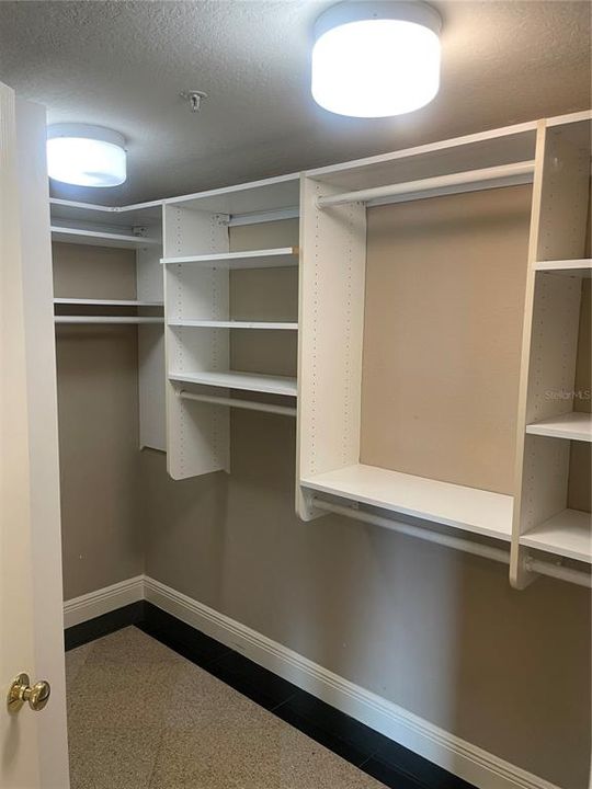 For Rent: $6,500 (3 beds, 2 baths, 1952 Square Feet)