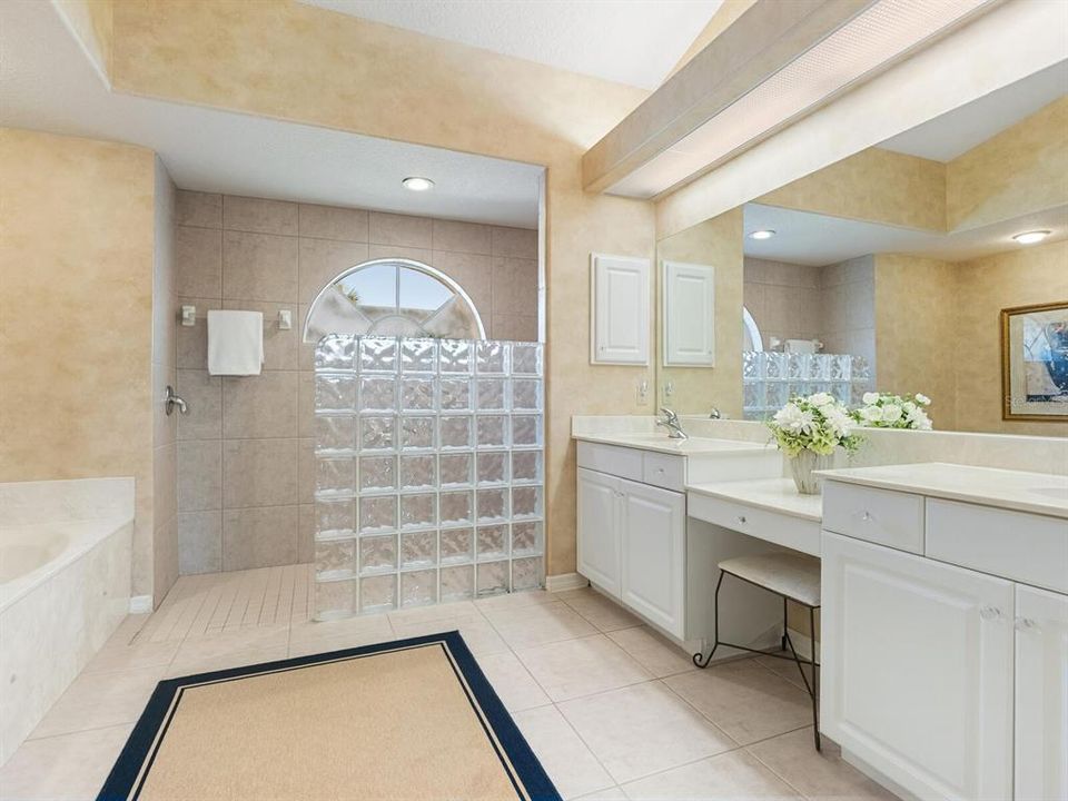 Active With Contract: $525,000 (3 beds, 2 baths, 2252 Square Feet)