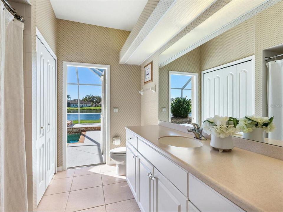 Active With Contract: $525,000 (3 beds, 2 baths, 2252 Square Feet)