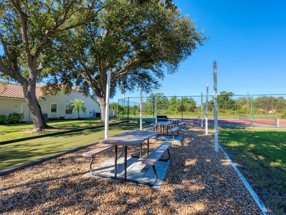 Active With Contract: $525,000 (3 beds, 2 baths, 2252 Square Feet)