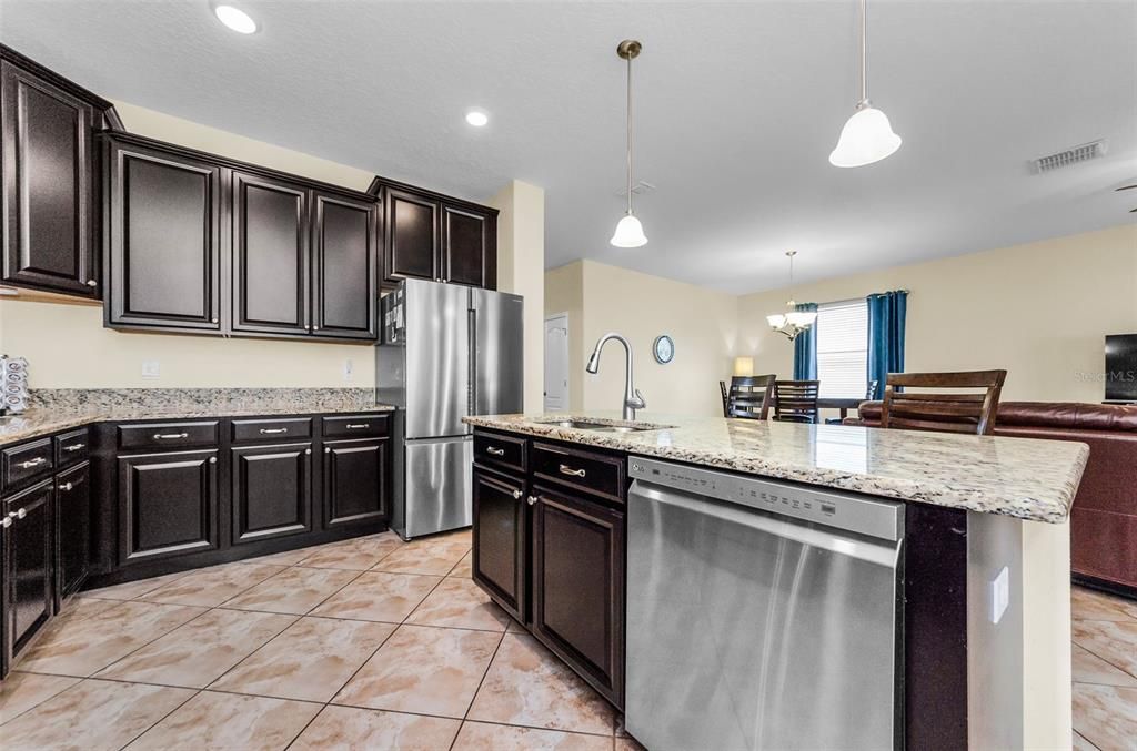 Active With Contract: $515,000 (4 beds, 4 baths, 2562 Square Feet)