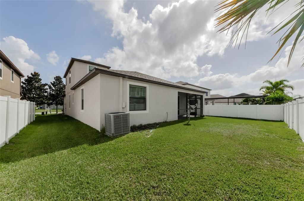 Active With Contract: $515,000 (4 beds, 4 baths, 2562 Square Feet)