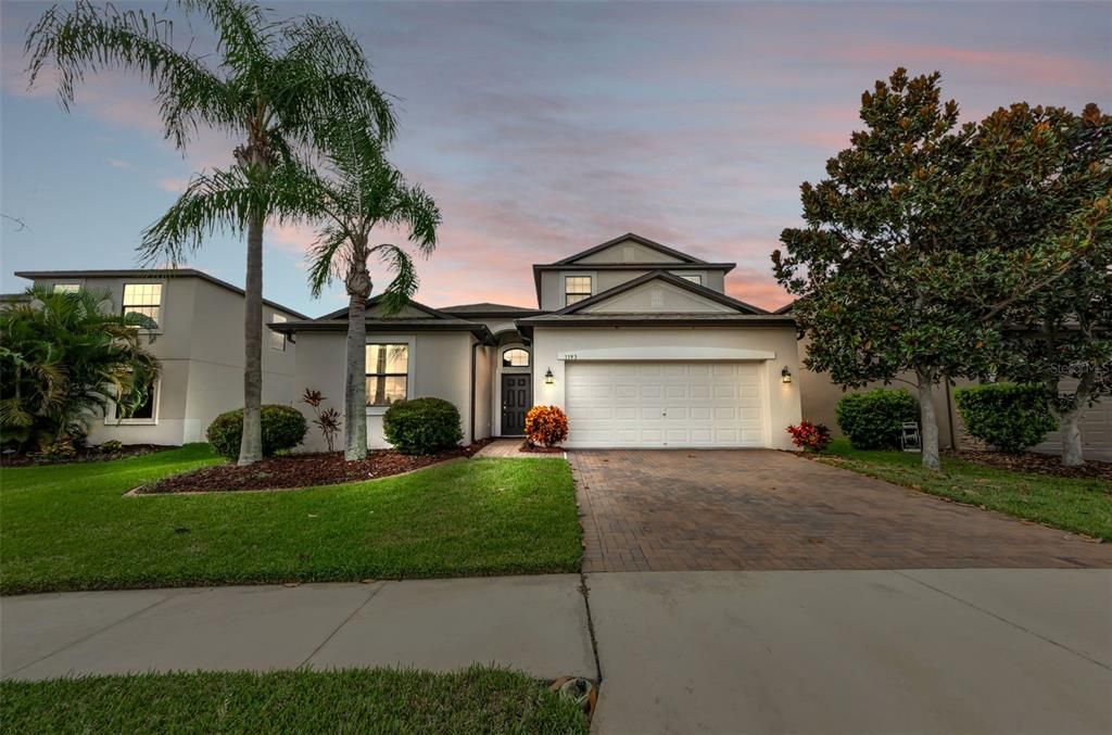 Active With Contract: $515,000 (4 beds, 4 baths, 2562 Square Feet)