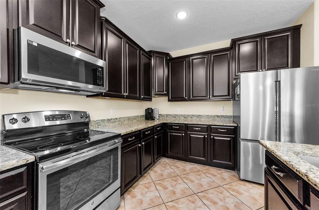 Active With Contract: $515,000 (4 beds, 4 baths, 2562 Square Feet)