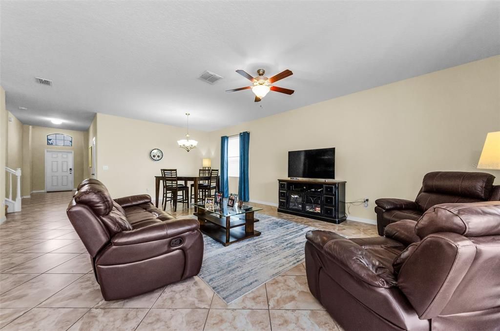 Active With Contract: $515,000 (4 beds, 4 baths, 2562 Square Feet)