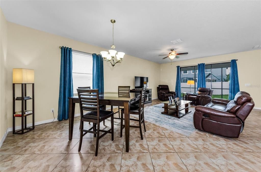 Active With Contract: $515,000 (4 beds, 4 baths, 2562 Square Feet)