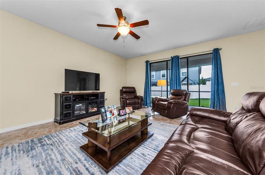 Active With Contract: $515,000 (4 beds, 4 baths, 2562 Square Feet)