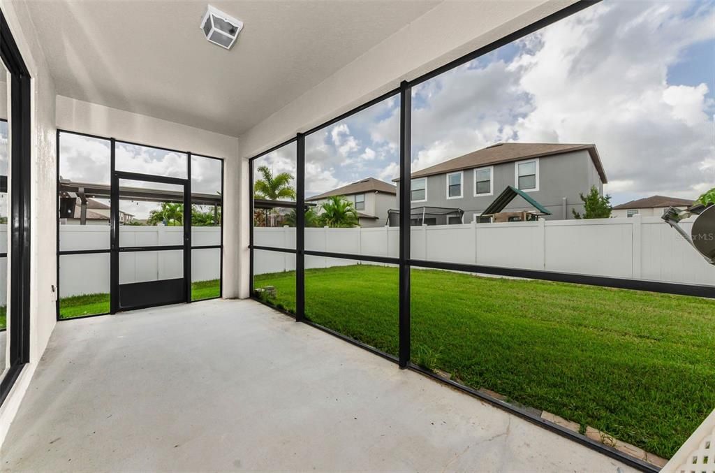 Active With Contract: $515,000 (4 beds, 4 baths, 2562 Square Feet)