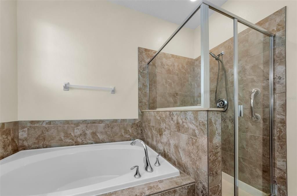 Active With Contract: $515,000 (4 beds, 4 baths, 2562 Square Feet)