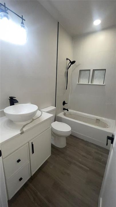 For Sale: $339,900 (3 beds, 2 baths, 1321 Square Feet)