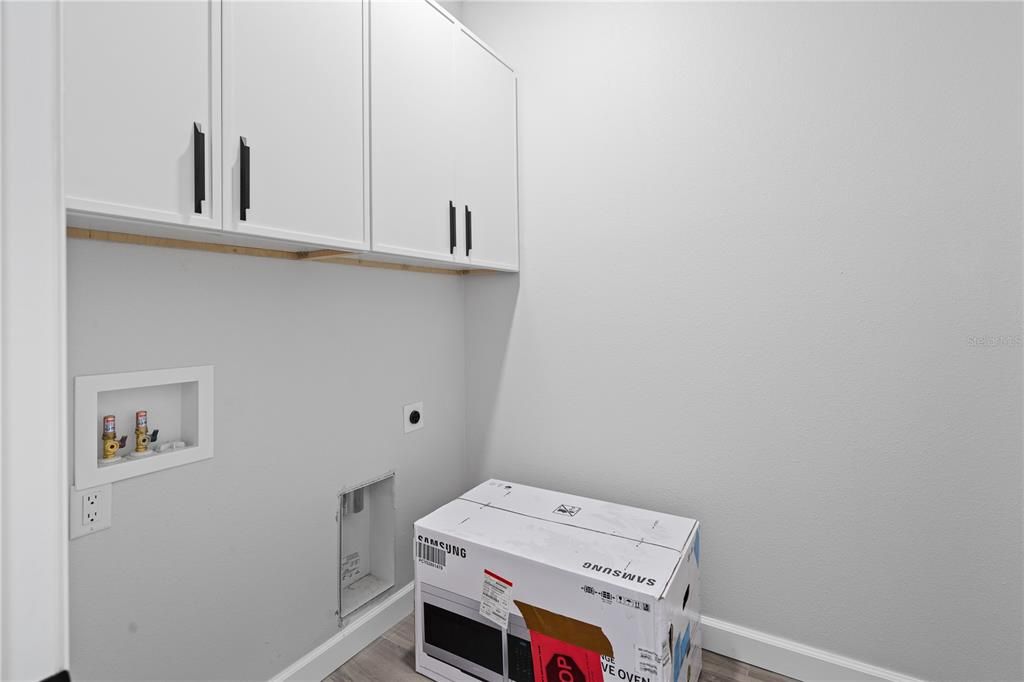 For Sale: $339,500 (3 beds, 2 baths, 1321 Square Feet)