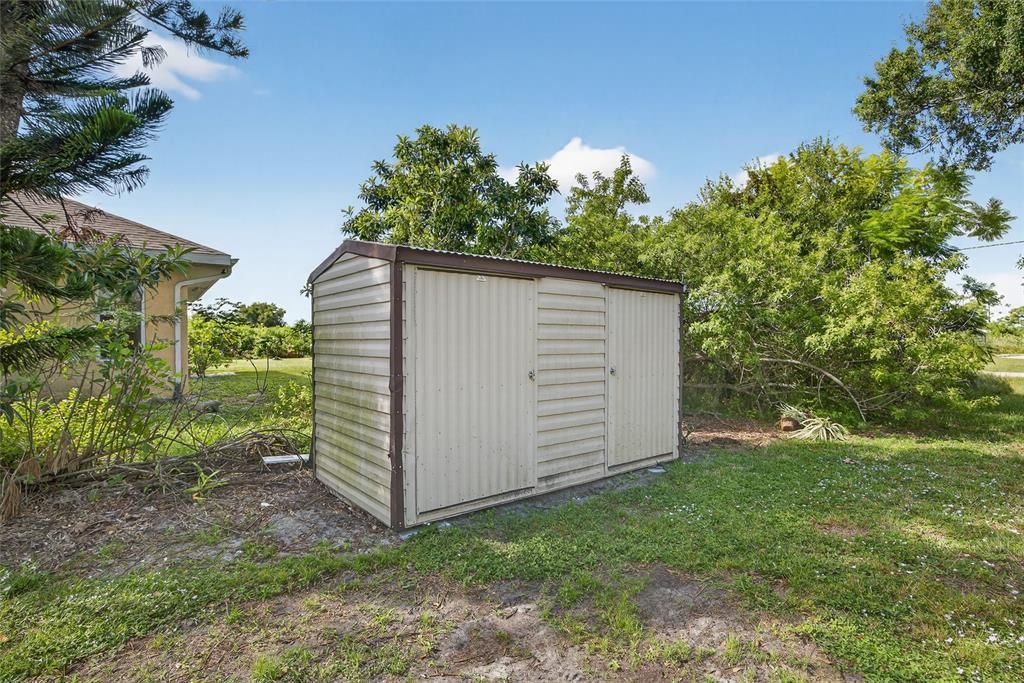 Active With Contract: $279,900 (4 beds, 0 baths, 1484 Square Feet)