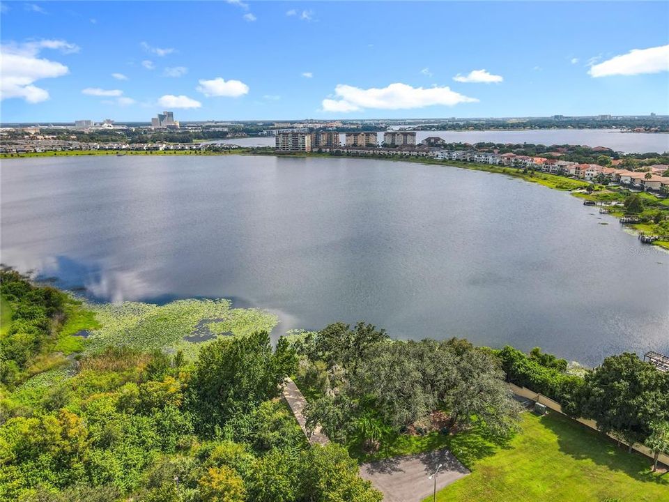 Activo con contrato: $615,000 (3 camas, 2 baños, 2296 Pies cuadrados)