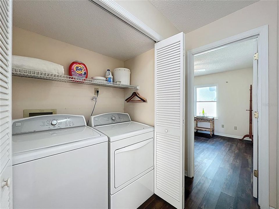 Activo con contrato: $615,000 (3 camas, 2 baños, 2296 Pies cuadrados)