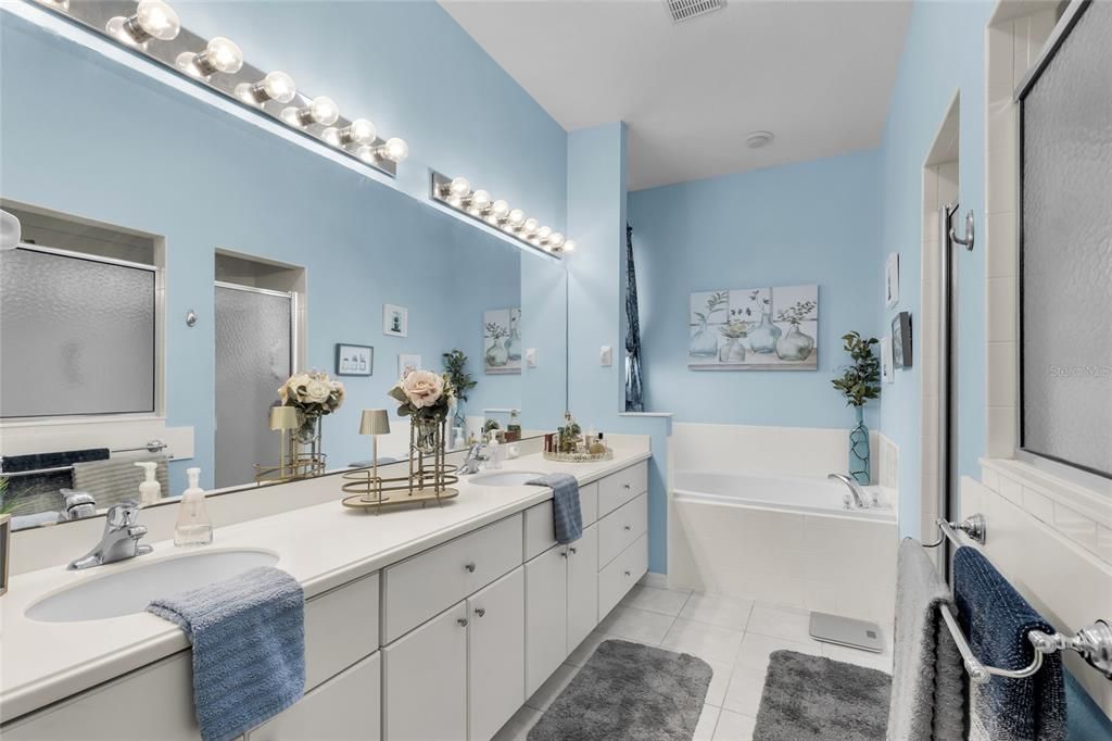 For Sale: $368,000 (3 beds, 2 baths, 1889 Square Feet)