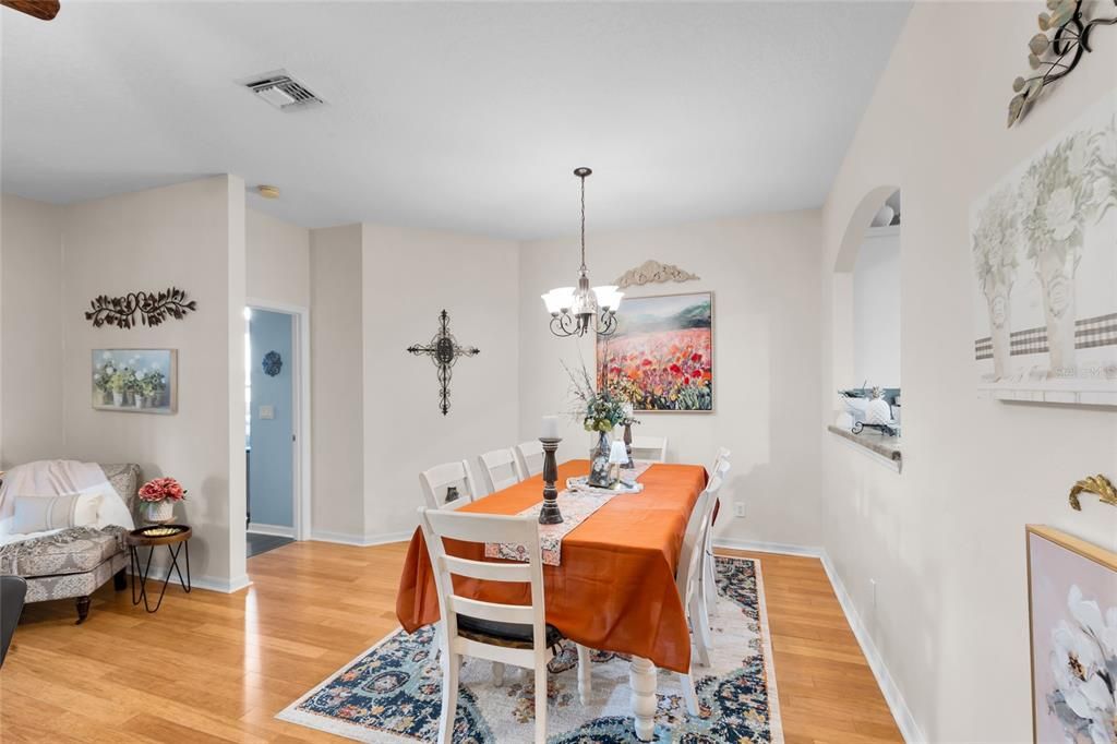 For Sale: $368,000 (3 beds, 2 baths, 1889 Square Feet)