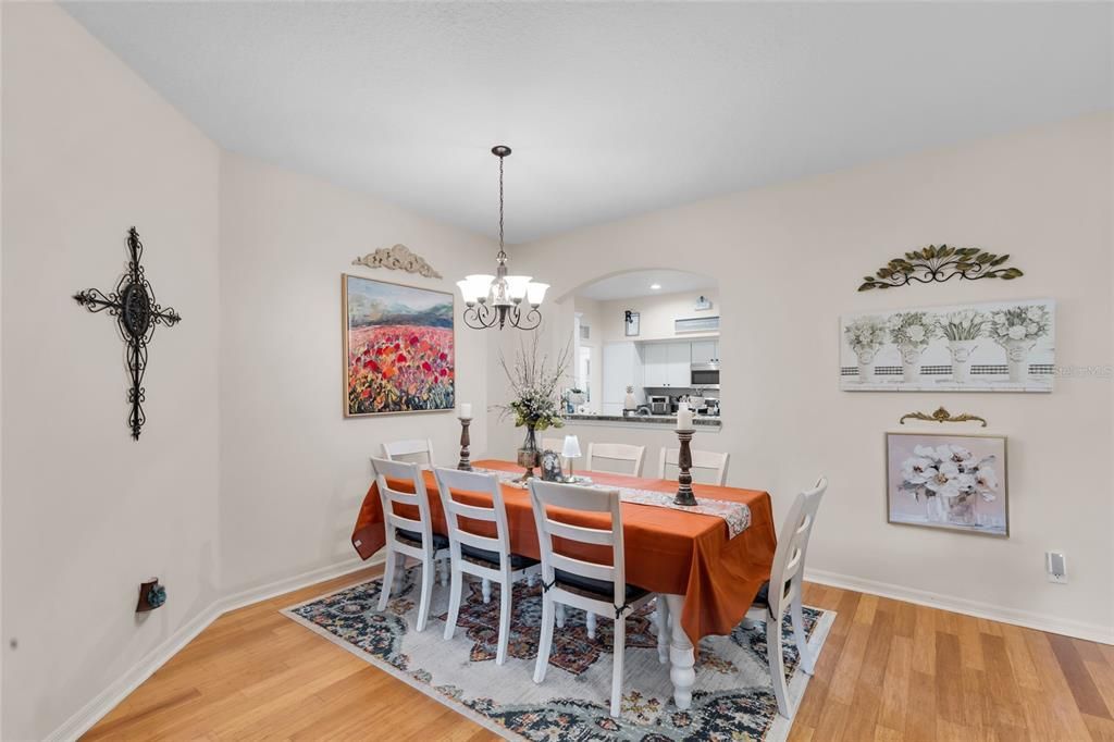 For Sale: $368,000 (3 beds, 2 baths, 1889 Square Feet)