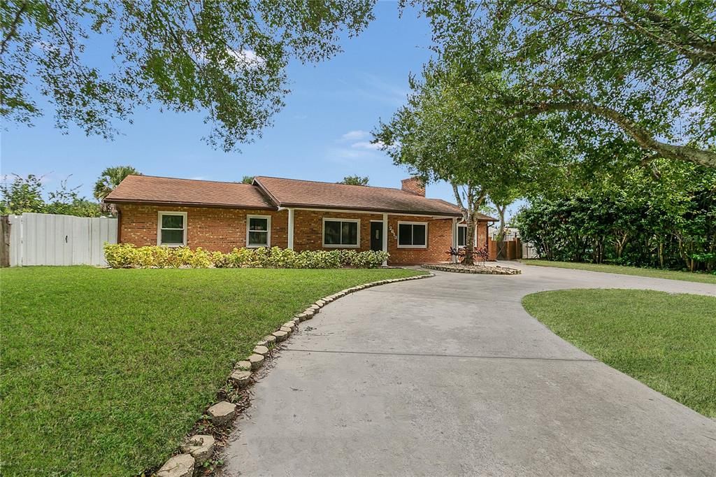 На продажу: $350,000 (4 спален, 2 ванн, 1800 Квадратных фут)