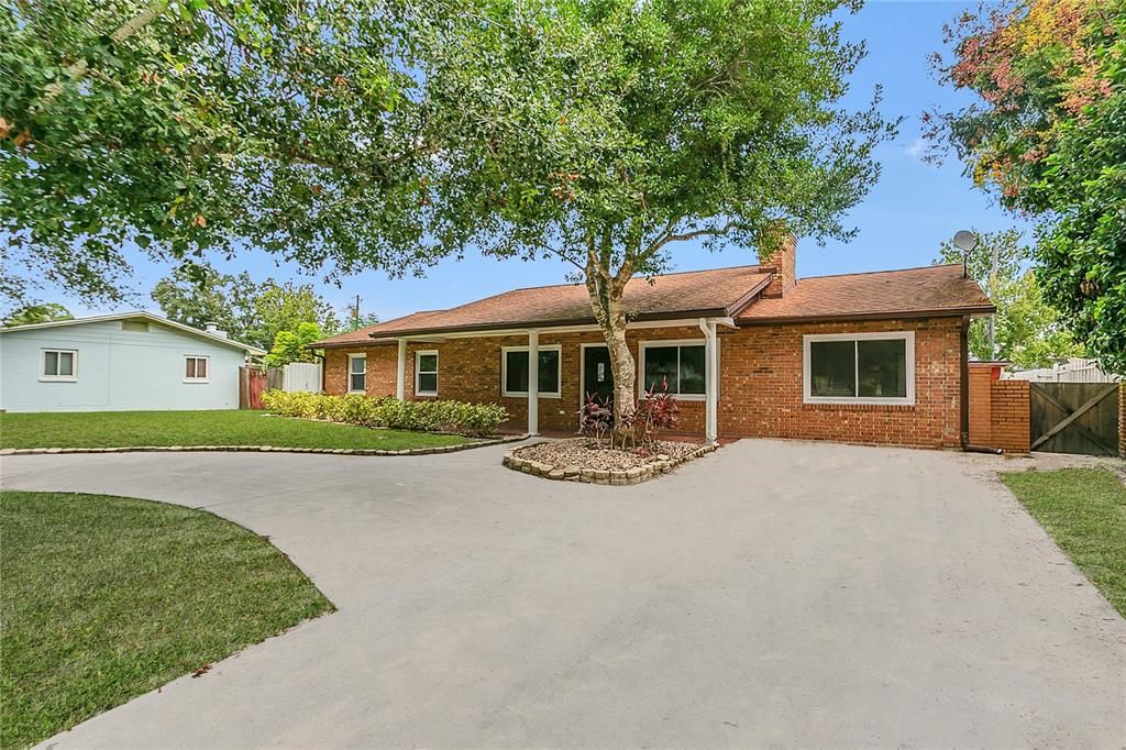 На продажу: $350,000 (4 спален, 2 ванн, 1800 Квадратных фут)