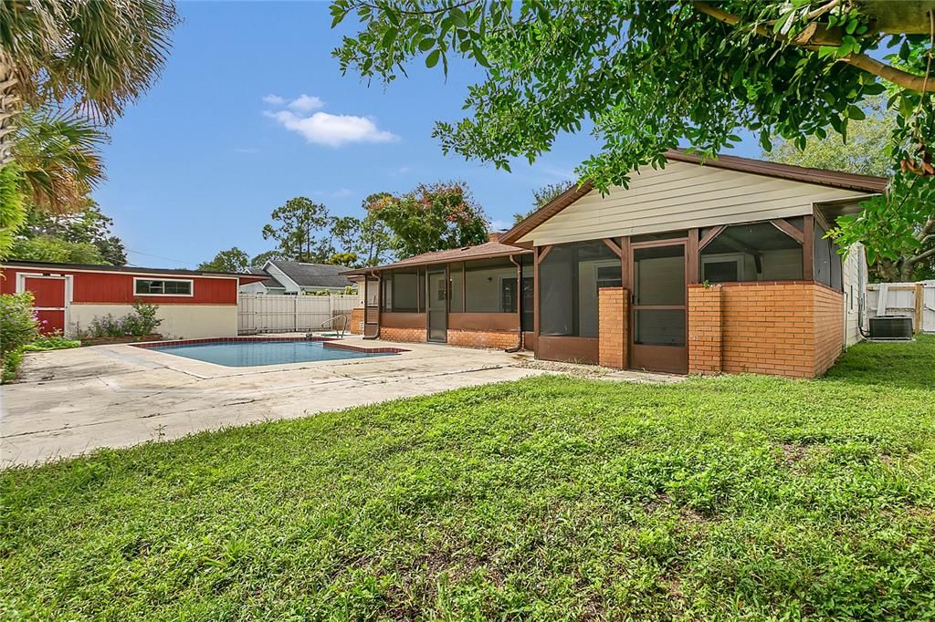 На продажу: $350,000 (4 спален, 2 ванн, 1800 Квадратных фут)