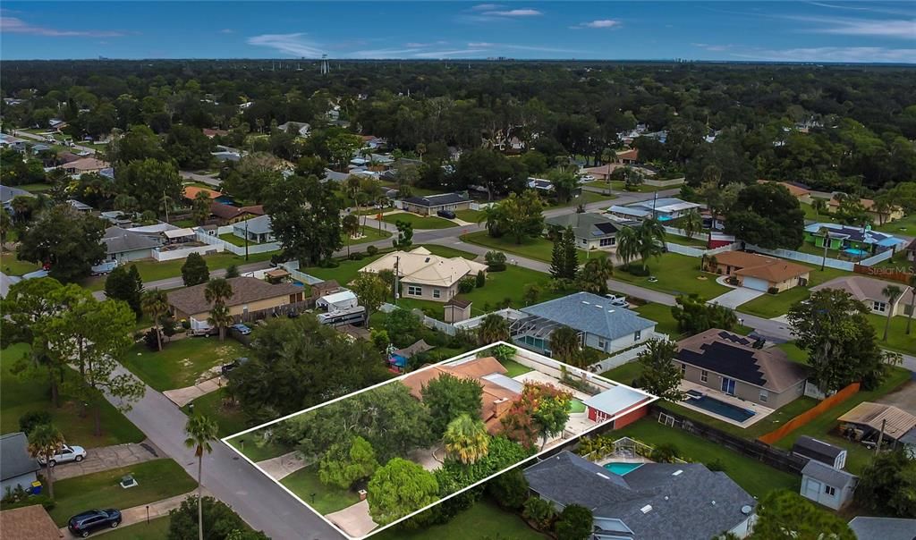 На продажу: $350,000 (4 спален, 2 ванн, 1800 Квадратных фут)