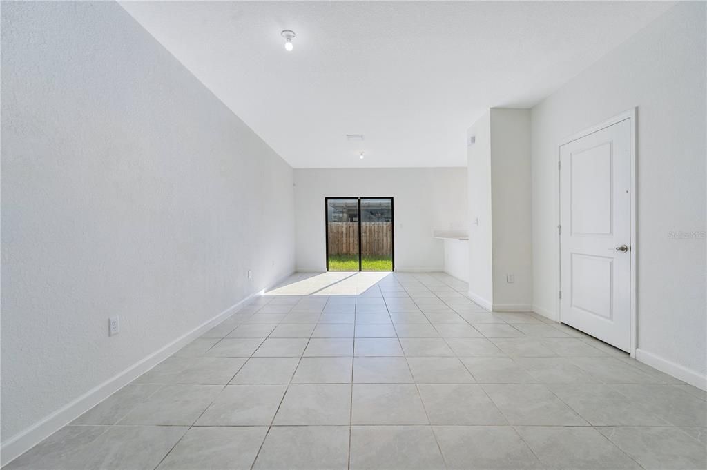 For Sale: $370,000 (3 beds, 2 baths, 1331 Square Feet)