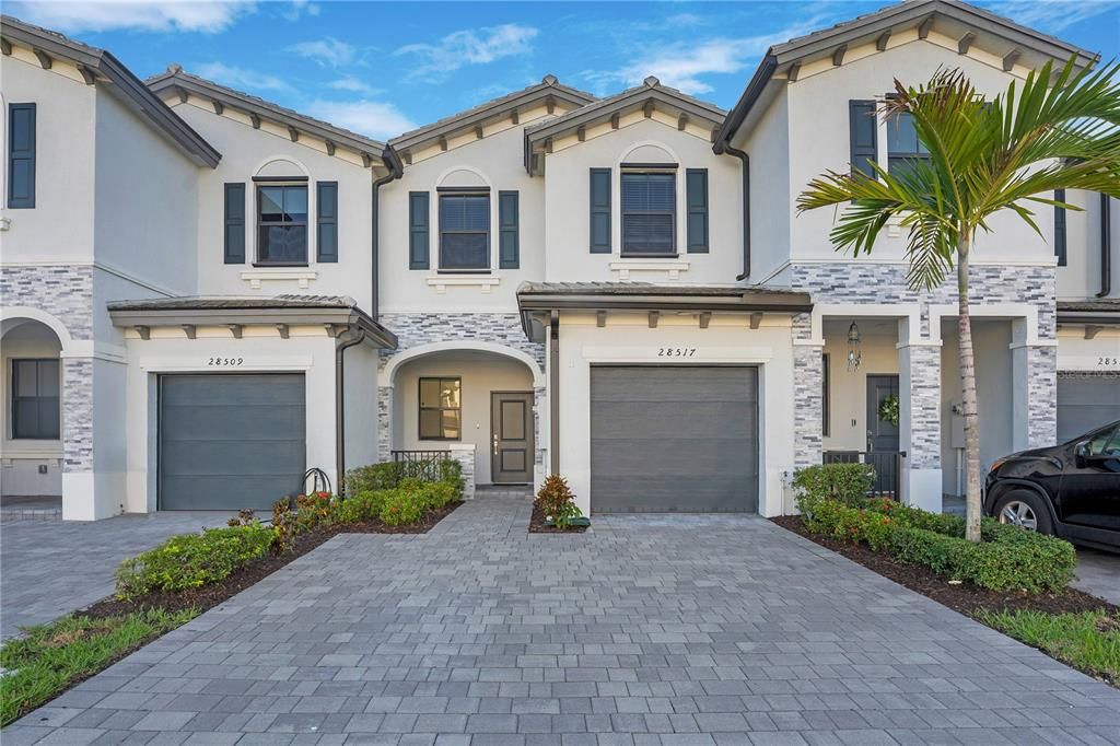 For Sale: $370,000 (3 beds, 2 baths, 1331 Square Feet)