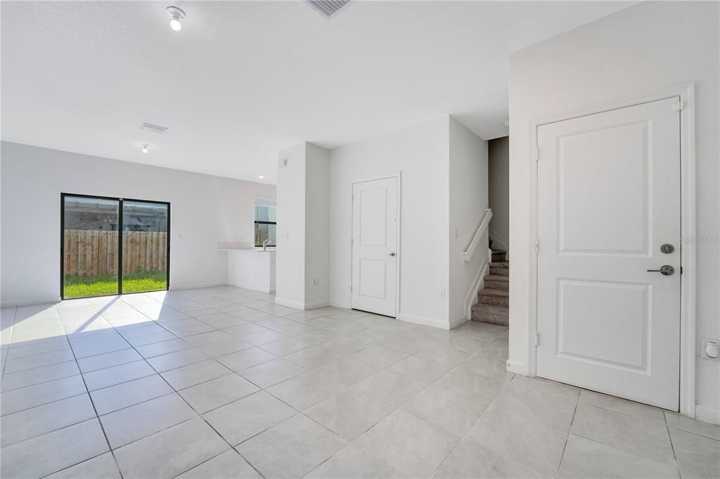 For Sale: $370,000 (3 beds, 2 baths, 1331 Square Feet)