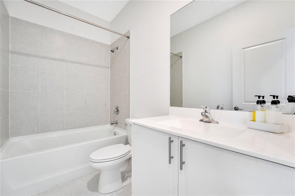 For Sale: $370,000 (3 beds, 2 baths, 1331 Square Feet)