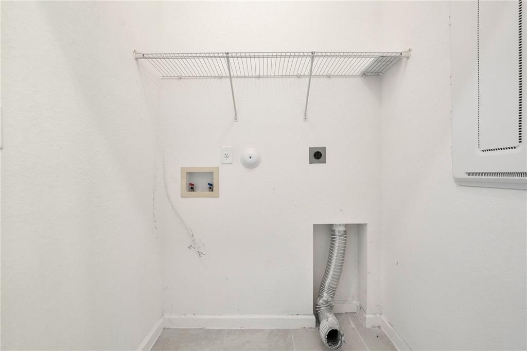 For Sale: $370,000 (3 beds, 2 baths, 1331 Square Feet)