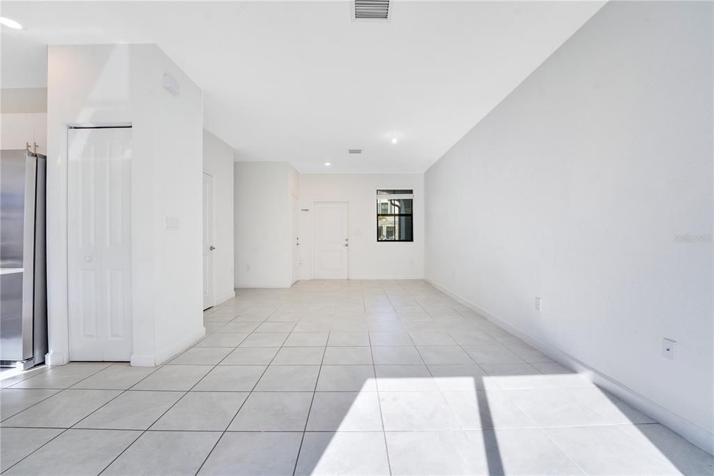 For Sale: $370,000 (3 beds, 2 baths, 1331 Square Feet)