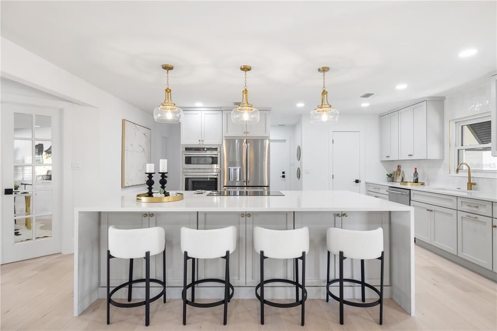 Activo con contrato: $1,990,000 (4 camas, 3 baños, 2379 Pies cuadrados)