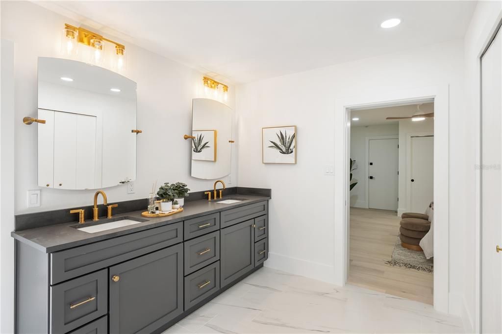 Activo con contrato: $1,990,000 (4 camas, 3 baños, 2379 Pies cuadrados)