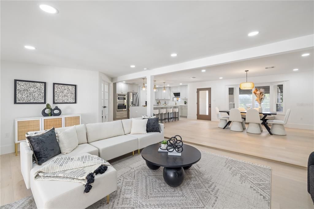 Activo con contrato: $1,990,000 (4 camas, 3 baños, 2379 Pies cuadrados)