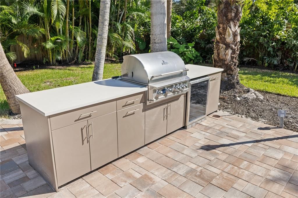 Activo con contrato: $1,990,000 (4 camas, 3 baños, 2379 Pies cuadrados)