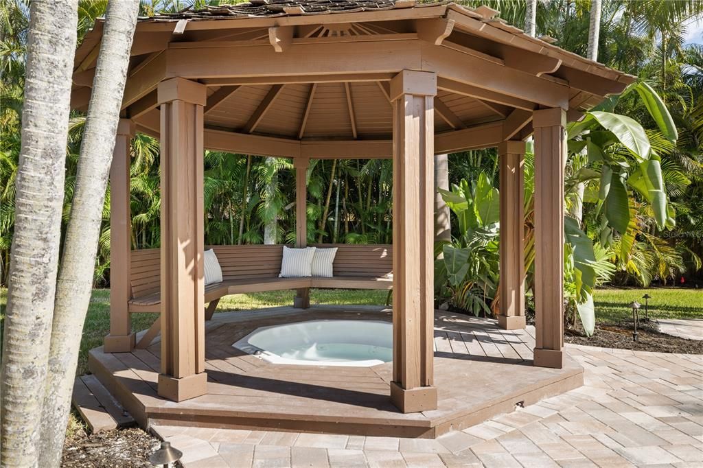 Activo con contrato: $1,990,000 (4 camas, 3 baños, 2379 Pies cuadrados)