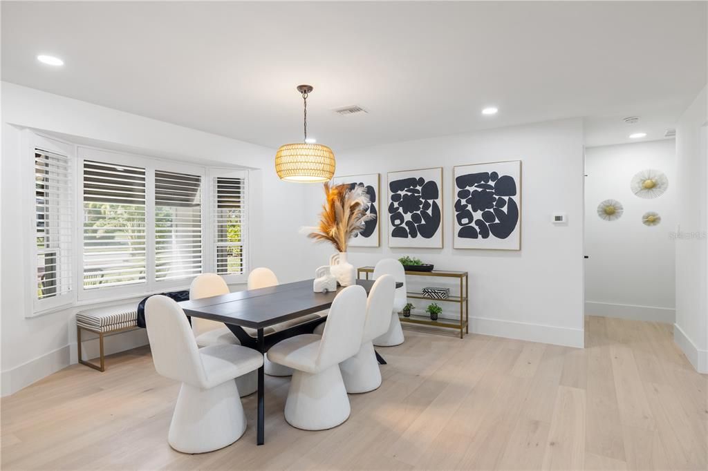 Activo con contrato: $1,990,000 (4 camas, 3 baños, 2379 Pies cuadrados)