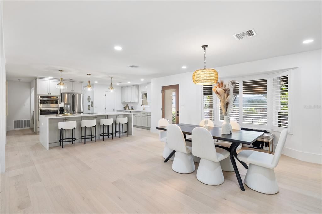 Activo con contrato: $1,990,000 (4 camas, 3 baños, 2379 Pies cuadrados)