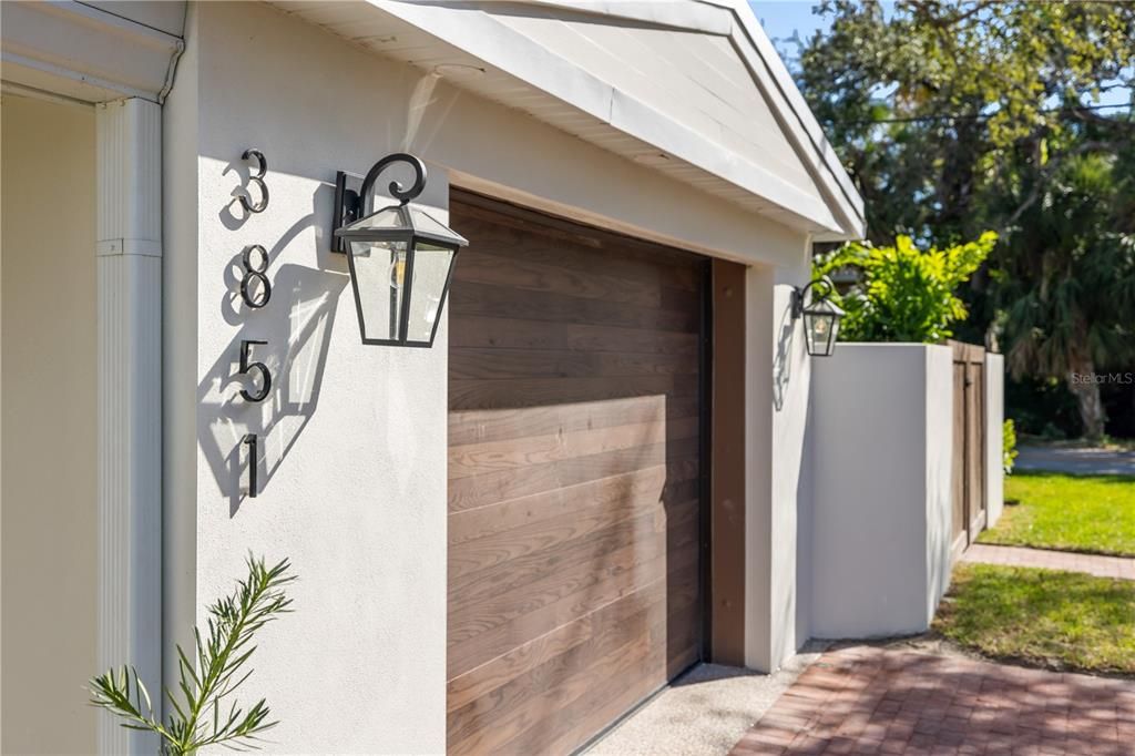 Activo con contrato: $1,990,000 (4 camas, 3 baños, 2379 Pies cuadrados)