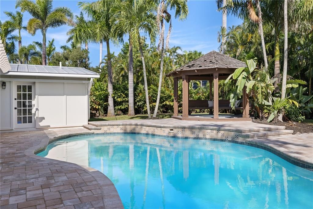 Activo con contrato: $1,990,000 (4 camas, 3 baños, 2379 Pies cuadrados)