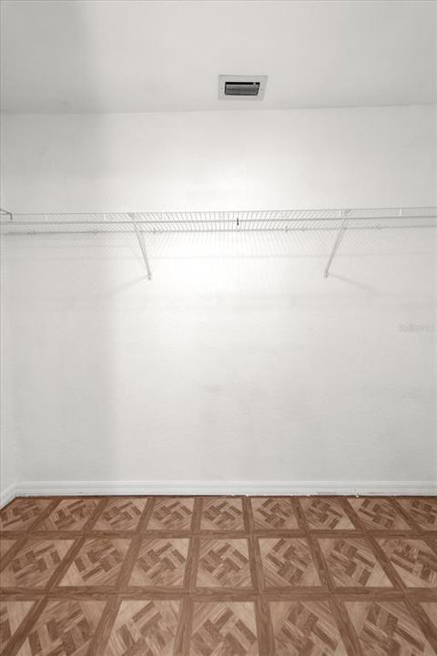 For Sale: $289,000 (2 beds, 2 baths, 1008 Square Feet)