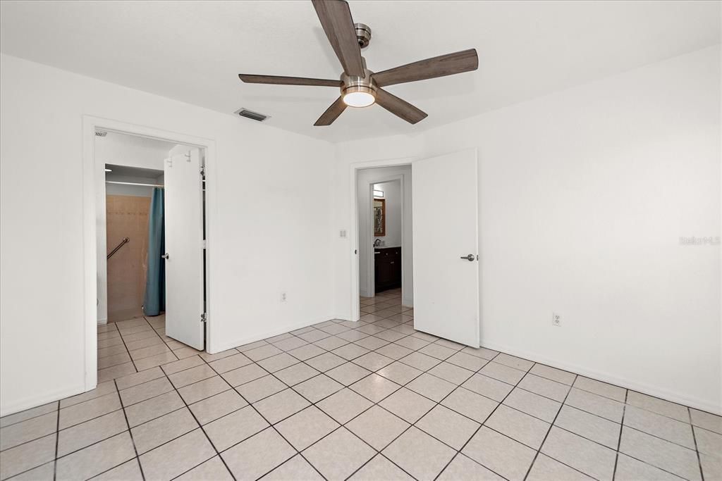 For Sale: $289,000 (2 beds, 2 baths, 1008 Square Feet)