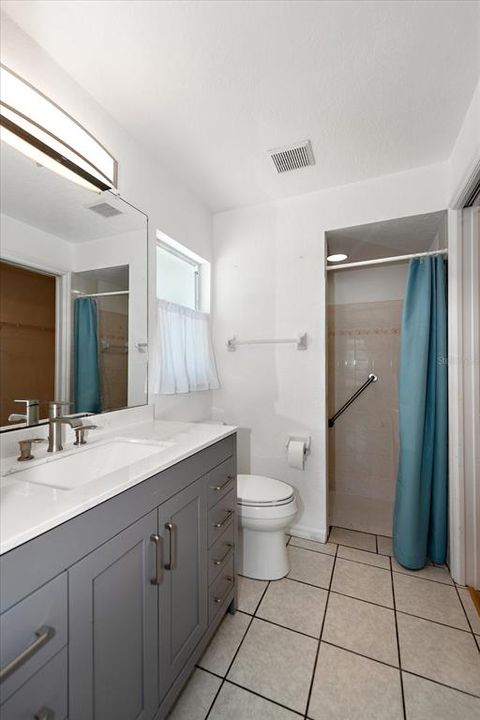 For Sale: $289,000 (2 beds, 2 baths, 1008 Square Feet)