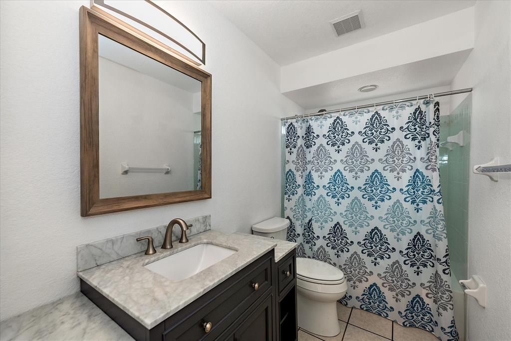 For Sale: $289,000 (2 beds, 2 baths, 1008 Square Feet)