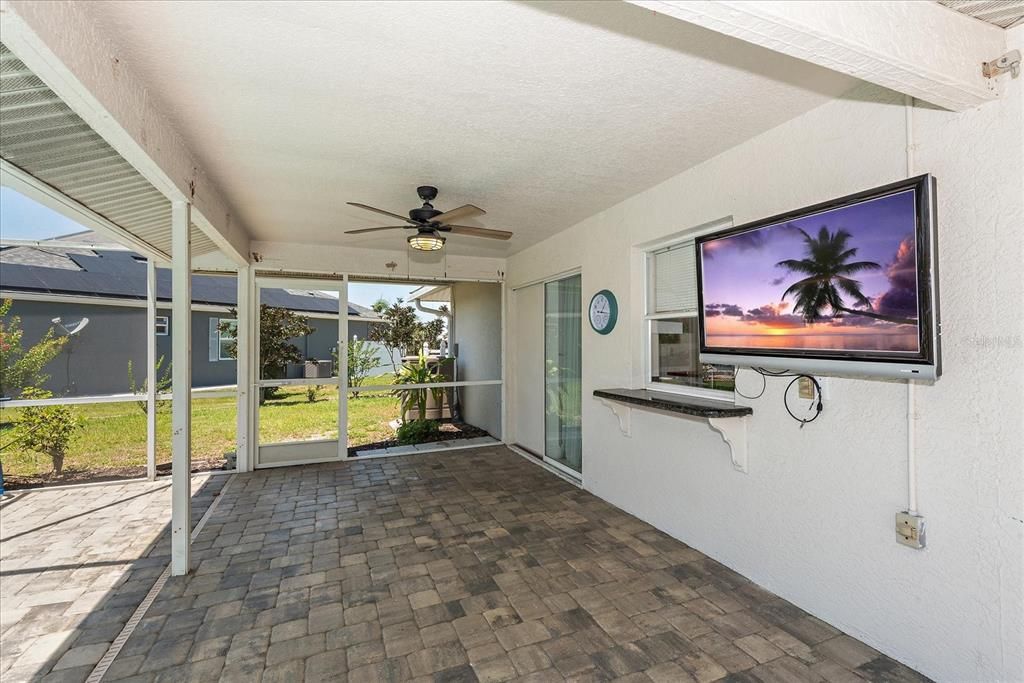 For Sale: $289,000 (2 beds, 2 baths, 1008 Square Feet)