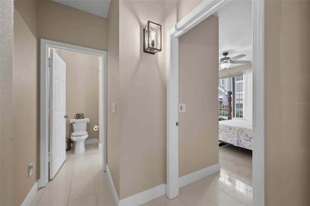 For Sale: $185,000 (1 beds, 1 baths, 776 Square Feet)