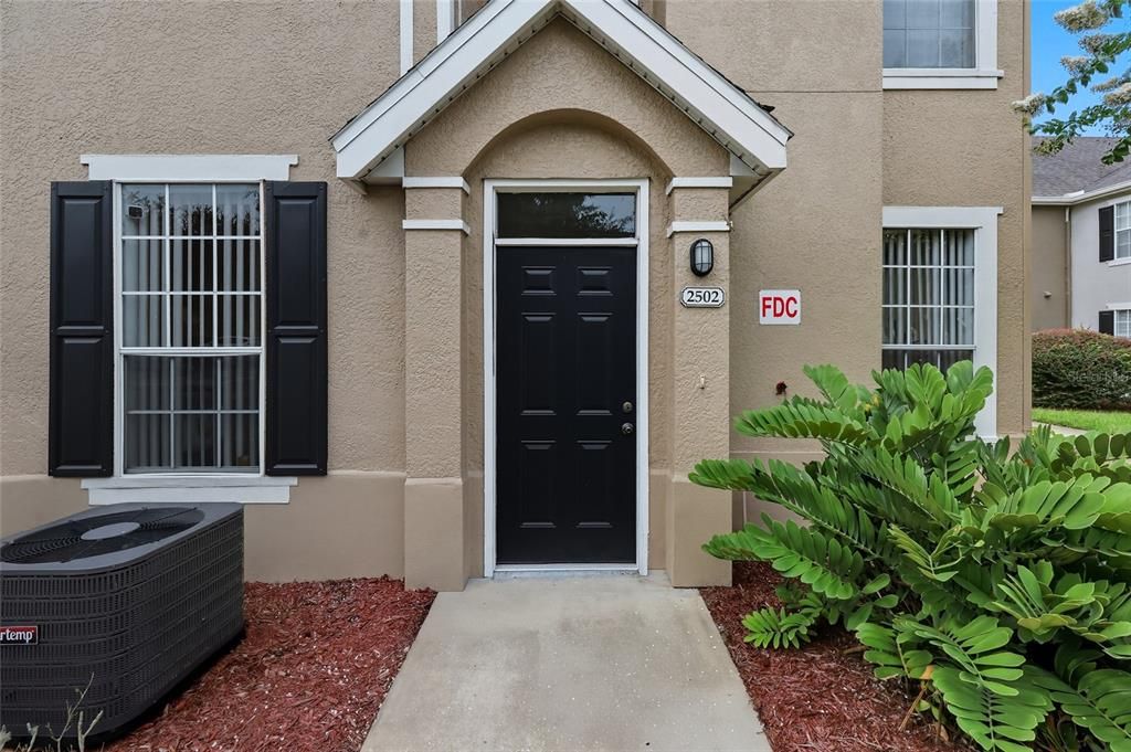 For Sale: $185,000 (1 beds, 1 baths, 776 Square Feet)