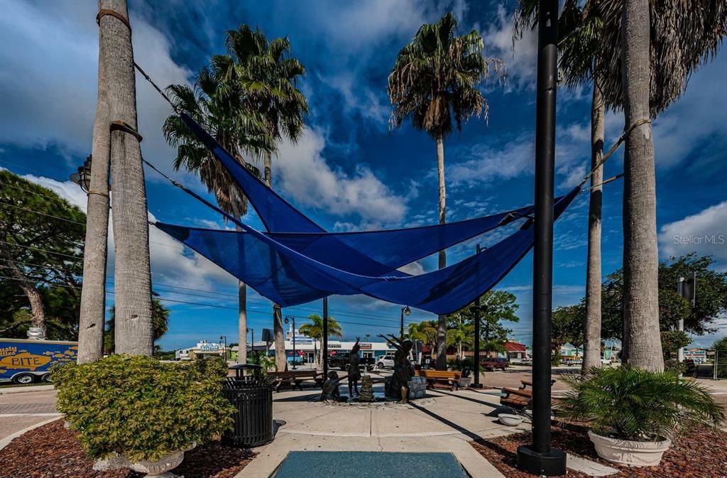 合同活跃: $350,000 (4 贝兹, 2 浴室, 1611 平方英尺)