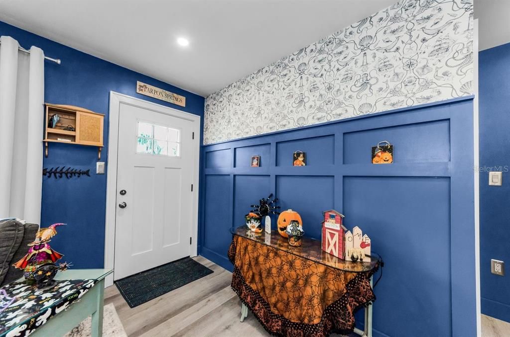 合同活跃: $350,000 (4 贝兹, 2 浴室, 1611 平方英尺)